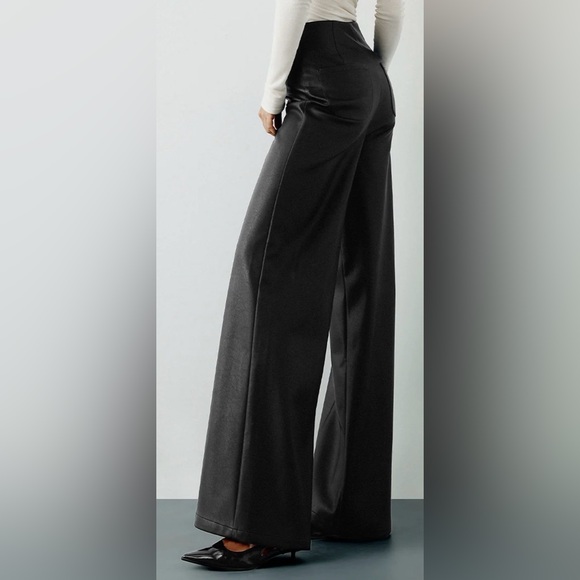 Elegant Black Wide-Leg PU leather Pants - Picture 3 of 4
